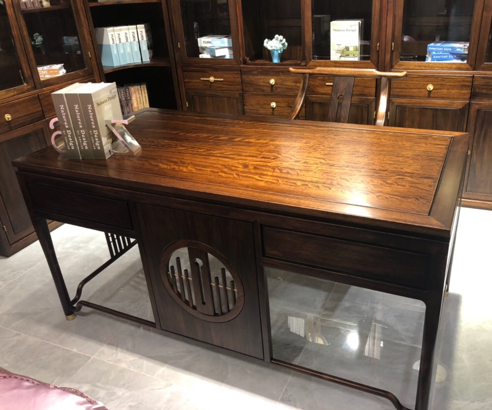 �����ˣ��ڽ�ľд��̨������