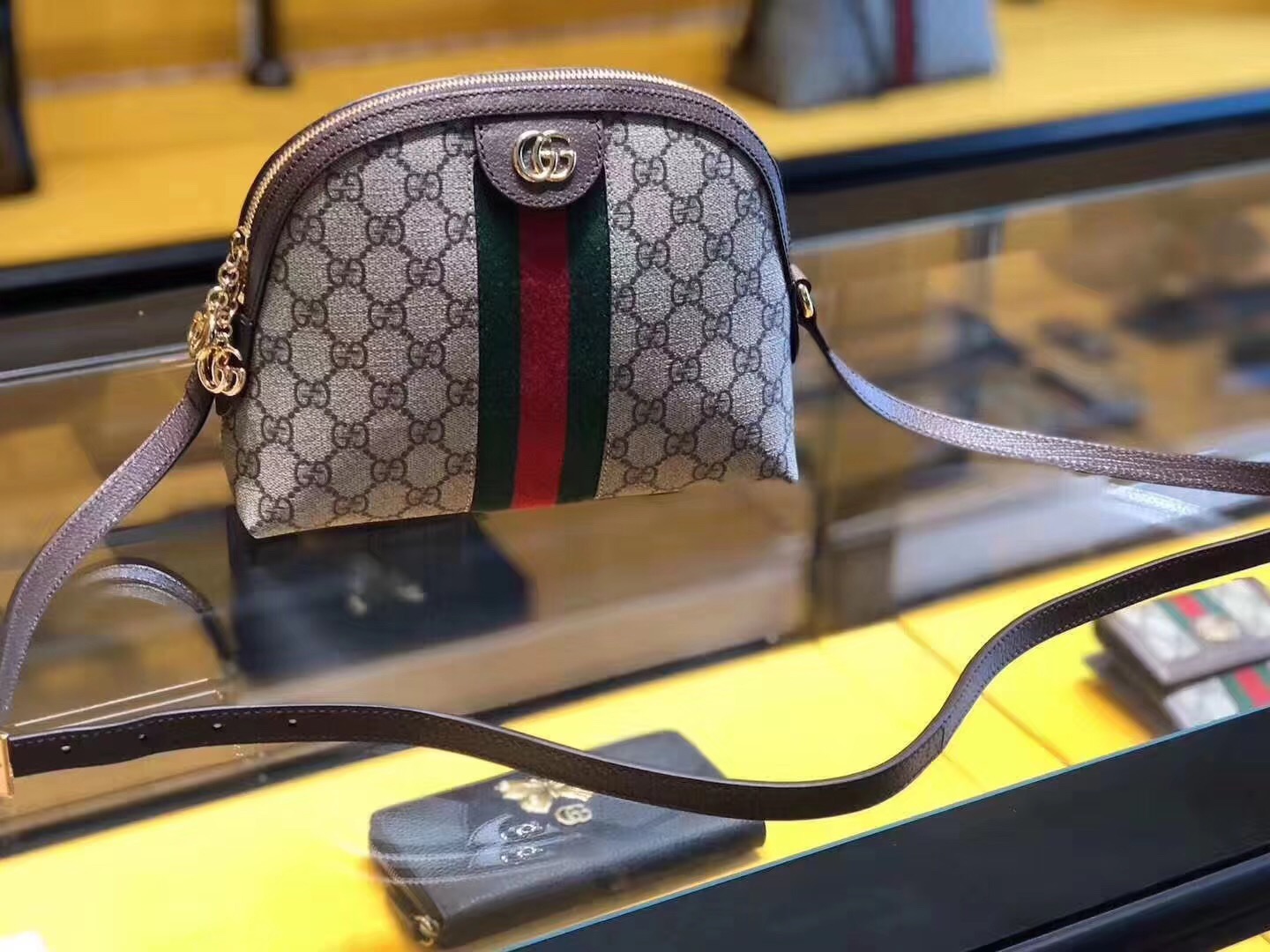 ������gucci���ǰ� ֱ����Ʒ���˲���